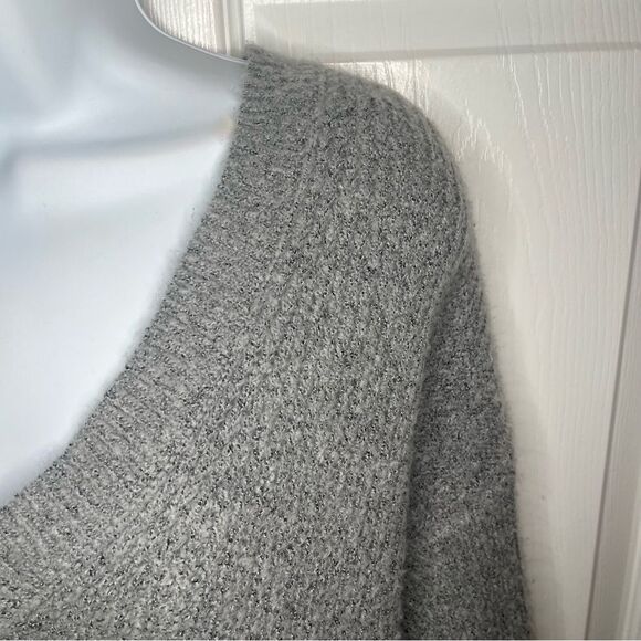Forever 21 Chunky Knit V-Neck Gray Sweater Side Slits S - Picture 4 of 10